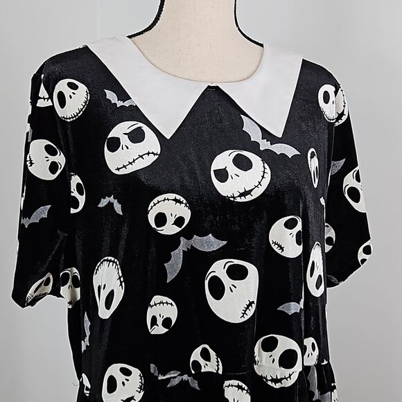 Torrid Disney The Nightmare Before Christmas Velvet Dress Plus Size 3 | 22-24 - Picture 3 of 15